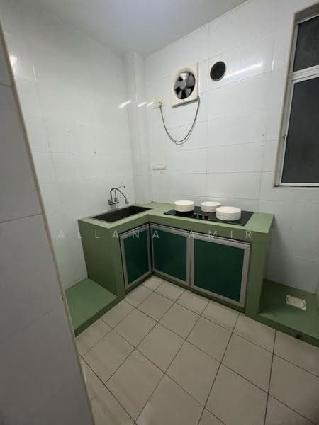 Condominium for Rent at Panorama Residences @ Batu Caves - Allana Amir - Kitchen - PropertyGuru.com.my