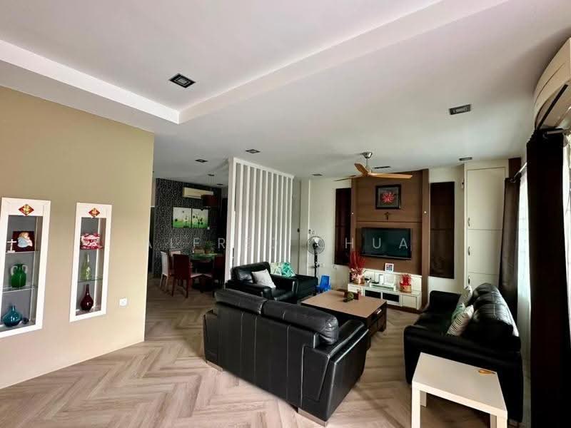 Semi-Detached House for Sale in Stutong (Kuching) - Alfred Chua - Living Room - PropertyGuru.com.my
