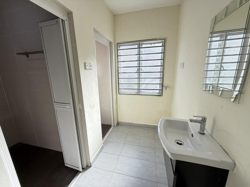 2-storey Terraced House for Rent in Taman Bukit Melaka (Bukit Baru) - Ramona Tan - Bathroom - PropertyGuru.com.my