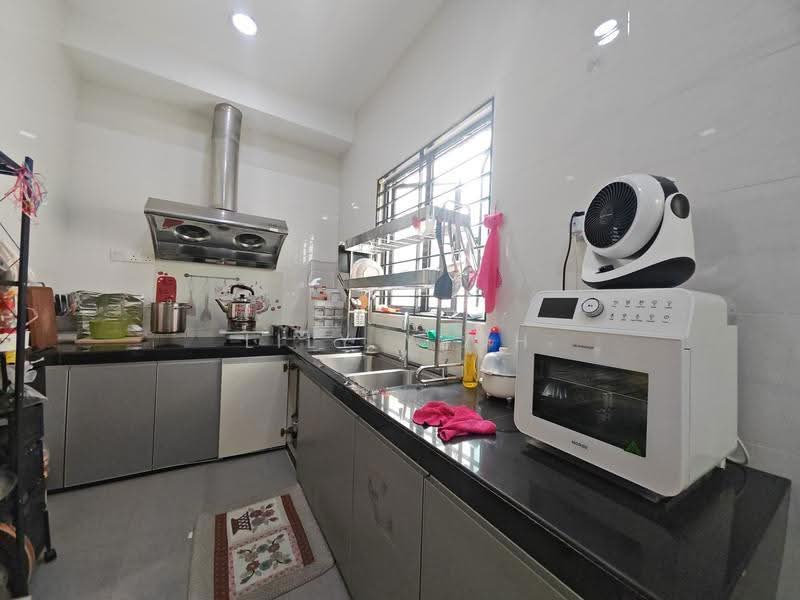 Rumah Teres 2.5-Tingkat untuk Dijual di Bandar Bukit Raja (Klang) - LILY YEOH - Wet Kitchen - PropertyGuru.com.my