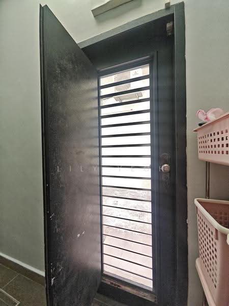 Rumah Teres 2.5-Tingkat untuk Dijual di Bandar Bukit Raja (Klang) - LILY YEOH - Back Door - PropertyGuru.com.my