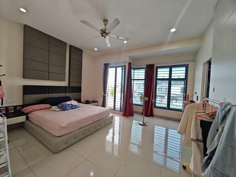Rumah Teres 2.5-Tingkat untuk Dijual di Bandar Bukit Raja (Klang) - LILY YEOH - Master Bedroom - PropertyGuru.com.my