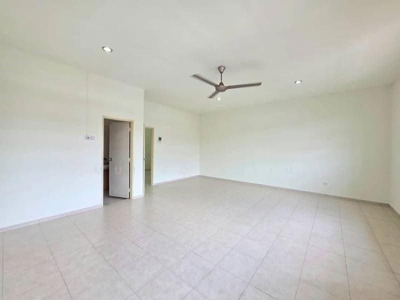 2-storey Terraced House for Sale in Taman Semabok Perdana (Semabok) - Mui Fook Lim - Living Room - PropertyGuru.com.my