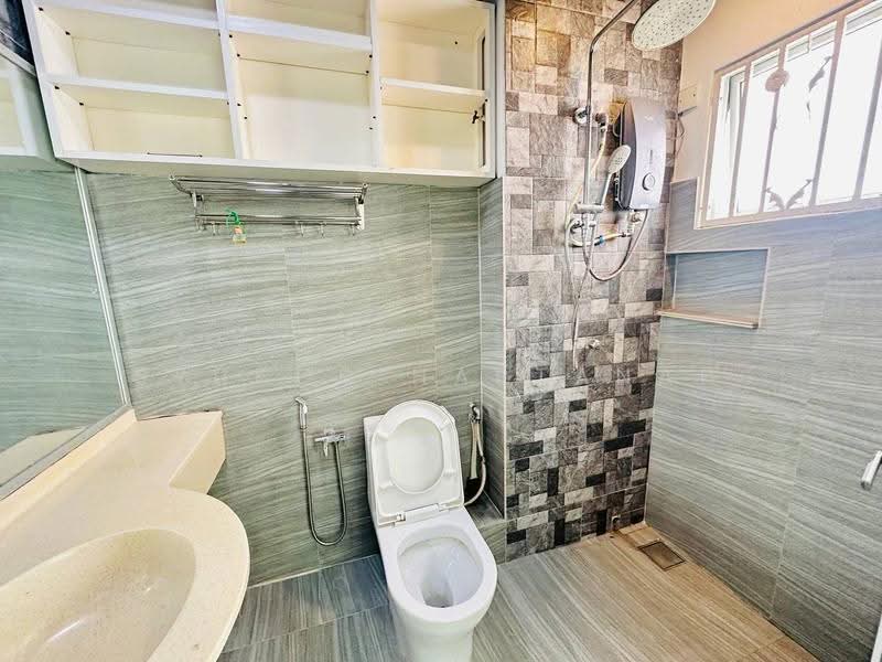 3-storey Terraced House for Sale in Batu Caves (Selangor) - Syukor Hartanah - Bathroom - PropertyGuru.com.my