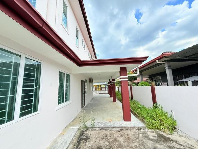 2-storey Terraced House for Sale in Moyan (Kuching) - Alfred Chua - Exterior - PropertyGuru.com.my