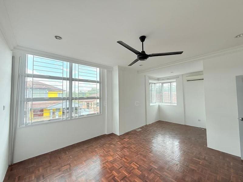 2-storey Terraced House for Sale in Moyan (Kuching) - Alfred Chua - Living Room - PropertyGuru.com.my