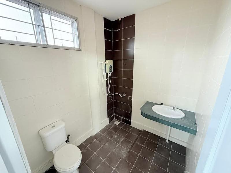 2-storey Terraced House for Sale in Moyan (Kuching) - Alfred Chua - Bathroom - PropertyGuru.com.my