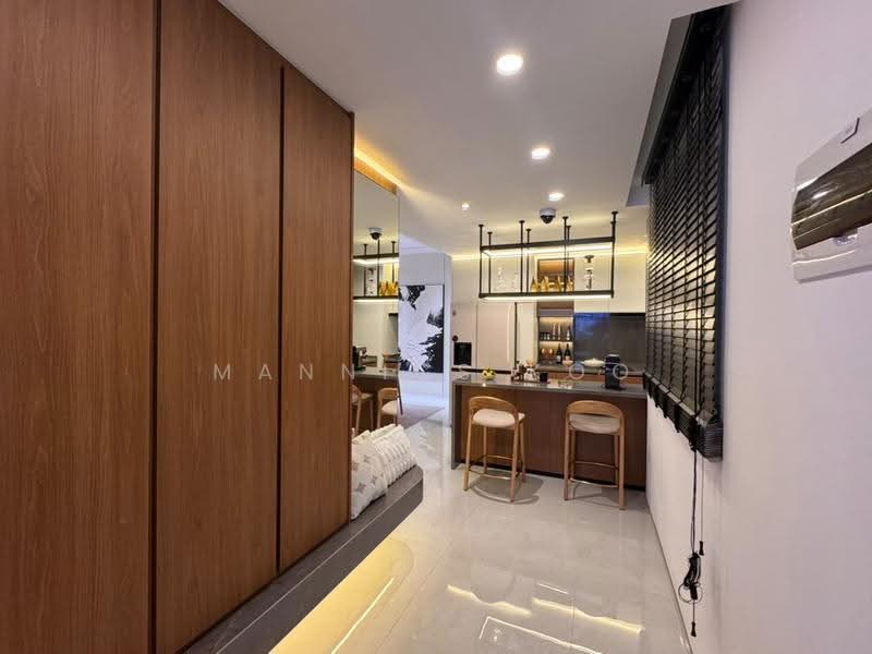 Apartment for Sale at R&F Princess Cove Phase 3-New Casa Suites - Mannics Koo - Foyer - PropertyGuru.com.my