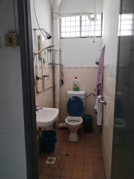 2-storey Terraced House for Sale in Taman Tempua (Simpang Ampat) - Yilin . - Bathroom - PropertyGuru.com.my