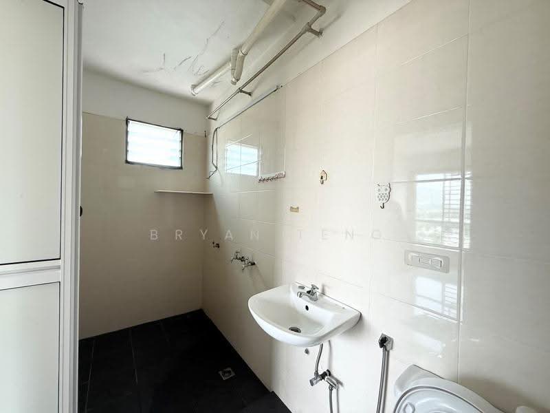 Apartment for Sale at Central Garden - Bryan Teng - Bathroom - PropertyGuru.com.my