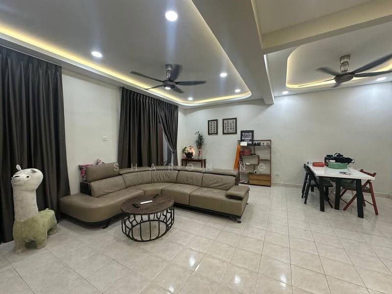 Rumah Bandar untuk Dijual di Johor Bahru (Johor) - Sharon Ng - Living Room - PropertyGuru.com.my
