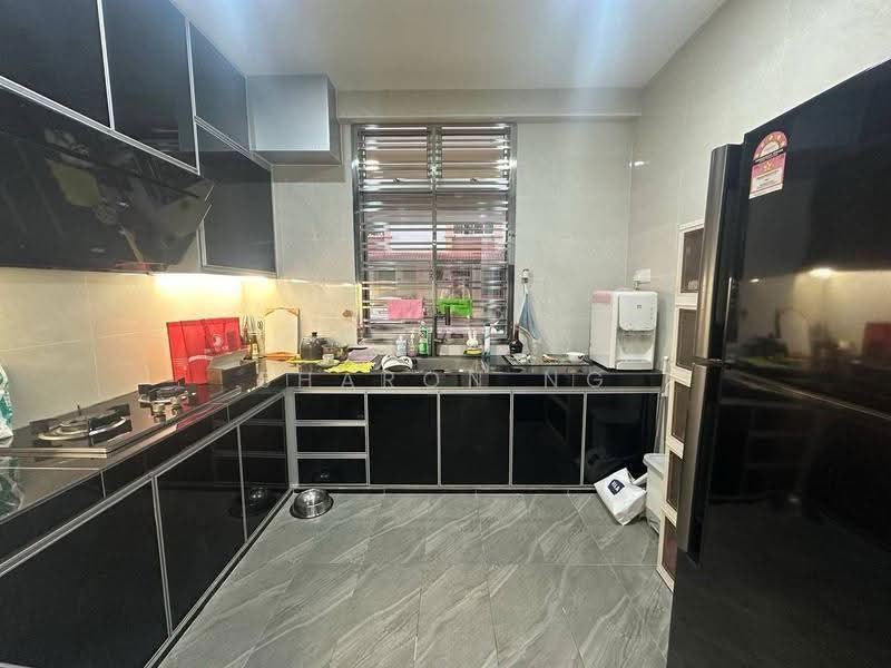 Rumah Bandar untuk Dijual di Johor Bahru (Johor) - Sharon Ng - Kitchen - PropertyGuru.com.my