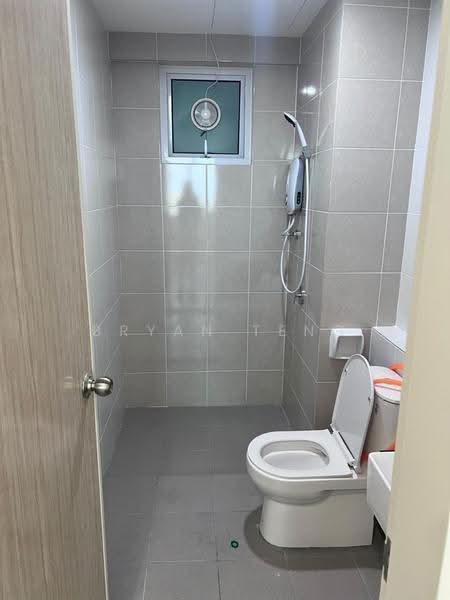 Kondominium untuk Dijual di Havana Beach Residences - Bryan Teng - Bathroom - PropertyGuru.com.my