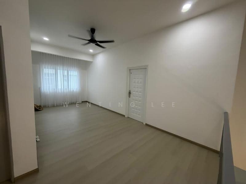 Cluster House for Sale in Skudai (Johor) - Wenting Lee - Living Room - PropertyGuru.com.my