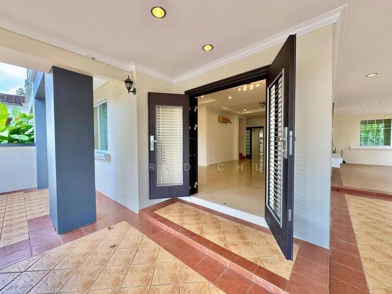 Semi-Detached House for Sale in Batu Lintang (Kuching) - Alfred Chua - Entrance - PropertyGuru.com.my