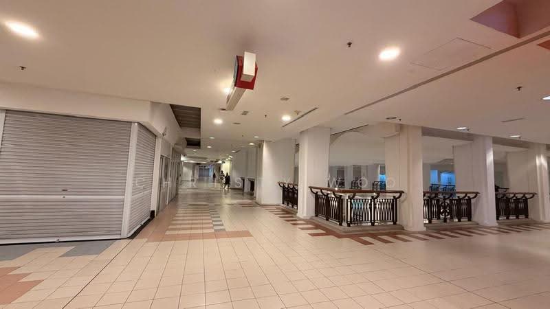 Ruang Niaga untuk Dijual di Berjaya Times Square (KL City Centre) - Christy Woo - Corridor - PropertyGuru.com.my