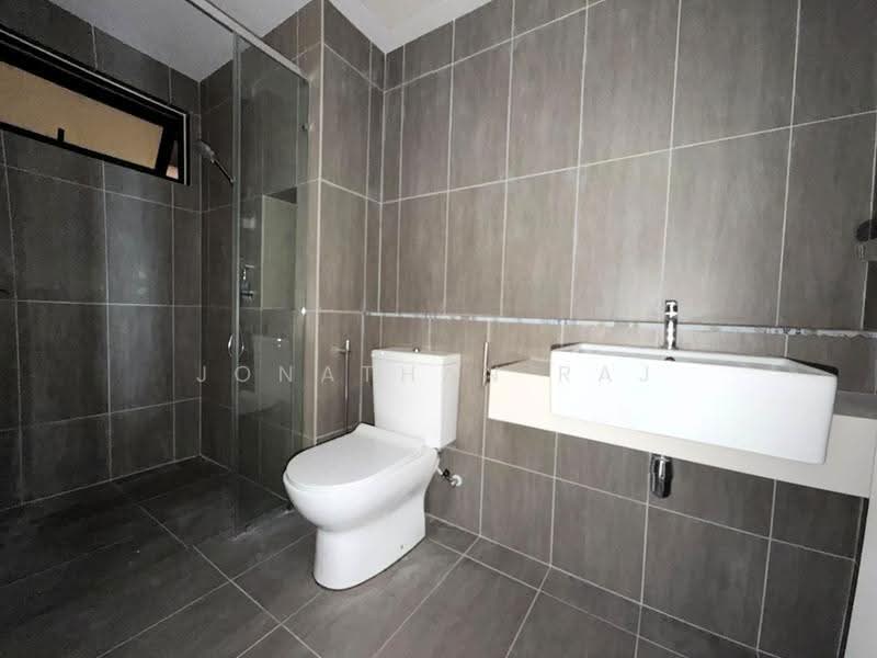 Kediaman Servis untuk Dijual di The Pulse Residence - Jonathan Raj - Bathroom - PropertyGuru.com.my