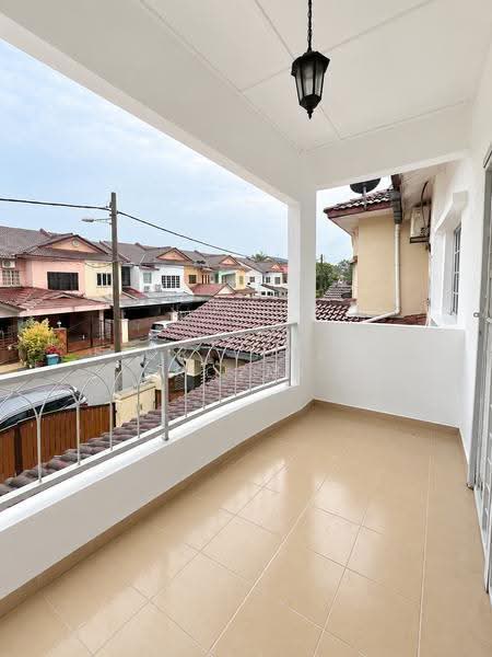 Rumah Teres 2-Tingkat untuk Dijual di Bandar Baru Bangi (Selangor) - Fiqri Hazim Rozmi - Balcony - PropertyGuru.com.my