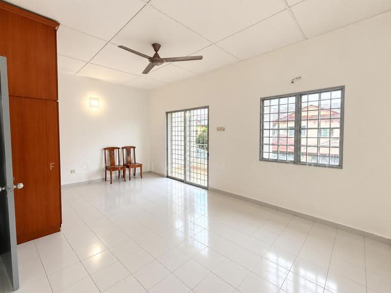 Rumah Teres 2-Tingkat untuk Dijual di Bandar Baru Bangi (Selangor) - Fiqri Hazim Rozmi - Living Room - PropertyGuru.com.my