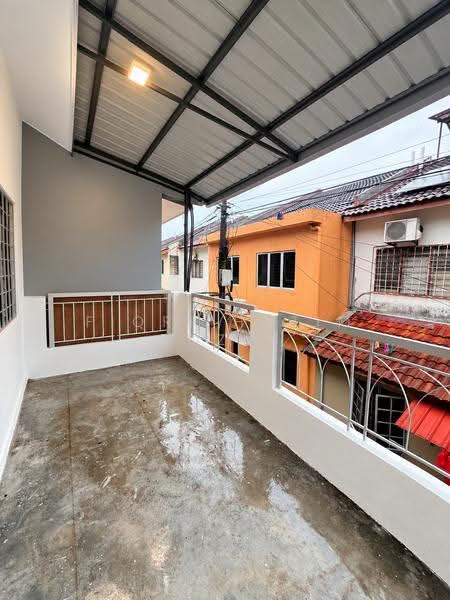 Rumah Teres 2-Tingkat untuk Dijual di Bandar Baru Bangi (Selangor) - Fiqri Hazim Rozmi - Balcony - PropertyGuru.com.my