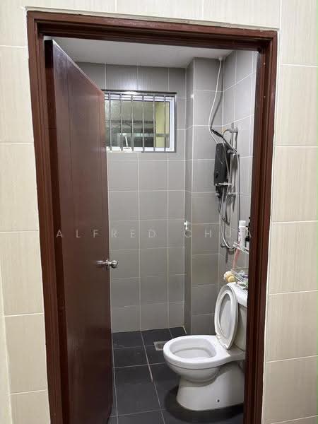 Semi-Detached House for Sale in Kuching (Sarawak) - Alfred Chua - Bathroom - PropertyGuru.com.my