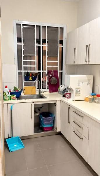 Service Residence for Sale at Jentayu Residensi @ Tampoi - Janice Teo - Kitchen - PropertyGuru.com.my