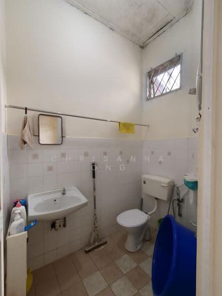 Terraced House for Sale in Taman Senai Utama (Kulai) - Chrisanna Ong - Bathroom - PropertyGuru.com.my