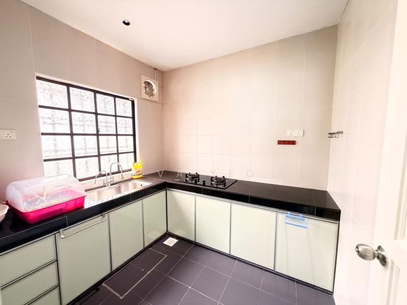 1.5-storey Terraced House for Sale in Taman Molek (Johor Bahru) - Eva Yeo - Kitchen - PropertyGuru.com.my