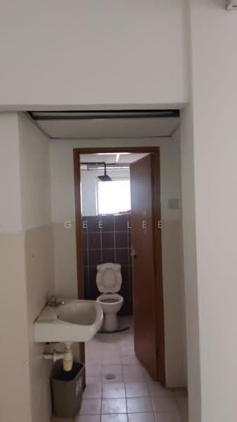 Pejabat untuk Disewa di Bandar Sri Permaisuri (Cheras) - GEE Lee - Bathroom - PropertyGuru.com.my
