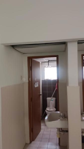 Pejabat untuk Disewa di Bandar Sri Permaisuri (Cheras) - GEE Lee - Bathroom - PropertyGuru.com.my