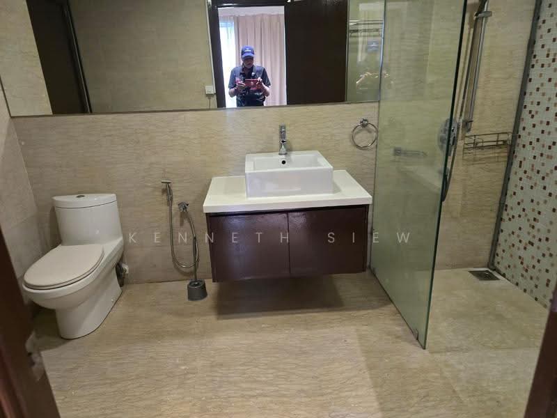 Kediaman Servis untuk Disewa di Regalia Residence - Kenneth Siew - Bathroom - PropertyGuru.com.my