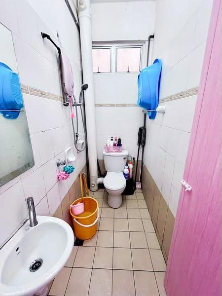 Apartment for Rent at Saujana Damai - Jerry Tan - Bathroom - PropertyGuru.com.my