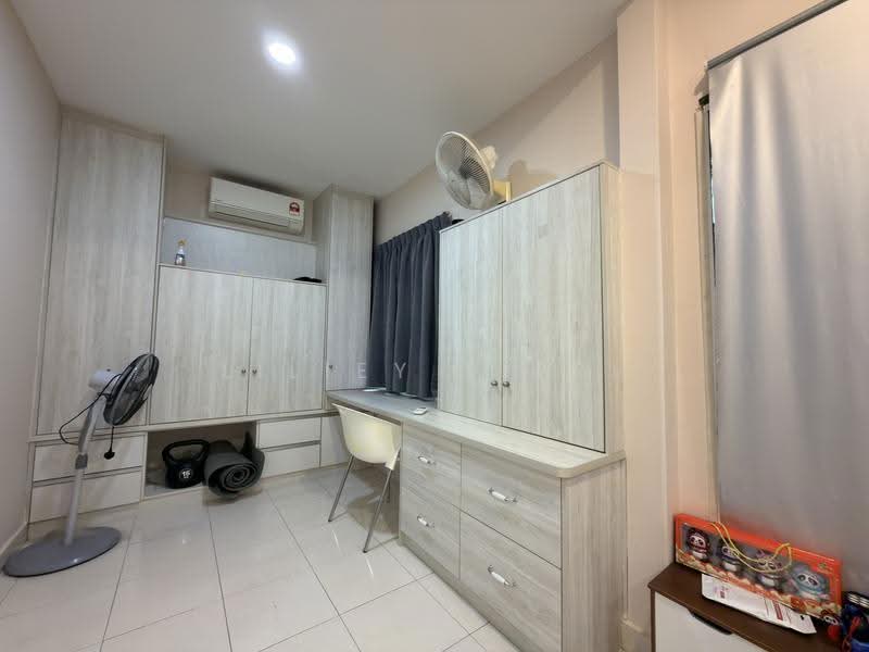 2-storey Terraced House for Sale in Saujana Rawang (Rawang) - Liliey Fitri - Bedroom - PropertyGuru.com.my