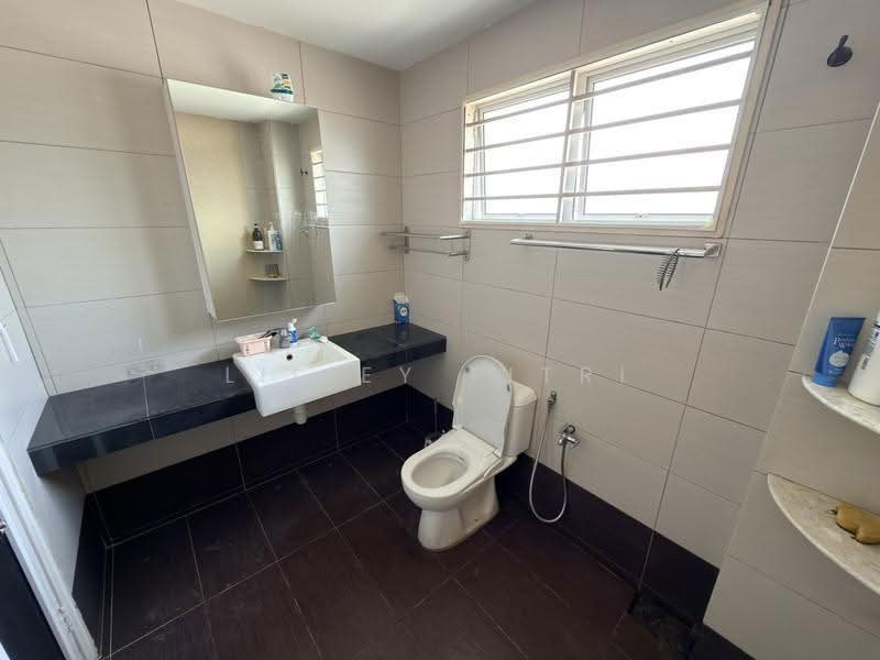 2-storey Terraced House for Sale in Saujana Rawang (Rawang) - Liliey Fitri - Bathroom - PropertyGuru.com.my
