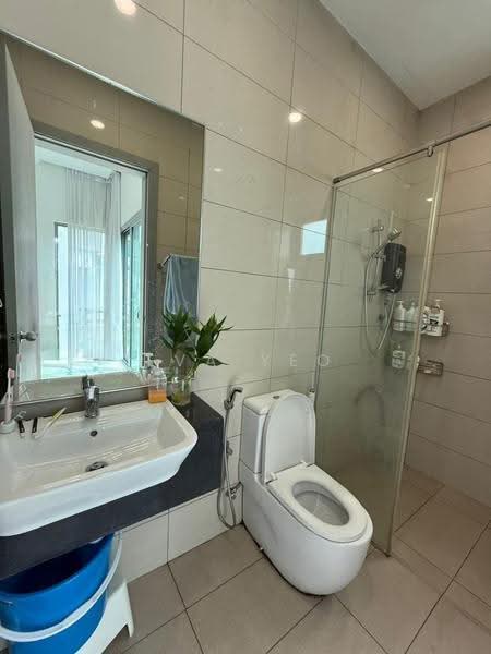 Bungalow House for Sale in Taman Molek (Johor Bahru) - Eva Yeo - Bathroom - PropertyGuru.com.my