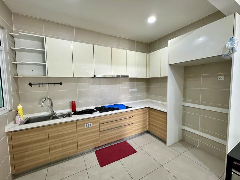 Kediaman Servis untuk Dijual di V-Residensi 2 - Austin Wong - Kitchen - PropertyGuru.com.my