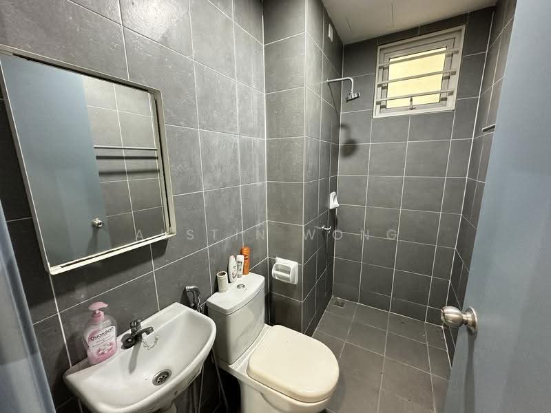 Kediaman Servis untuk Dijual di V-Residensi 2 - Austin Wong - Bathroom - PropertyGuru.com.my