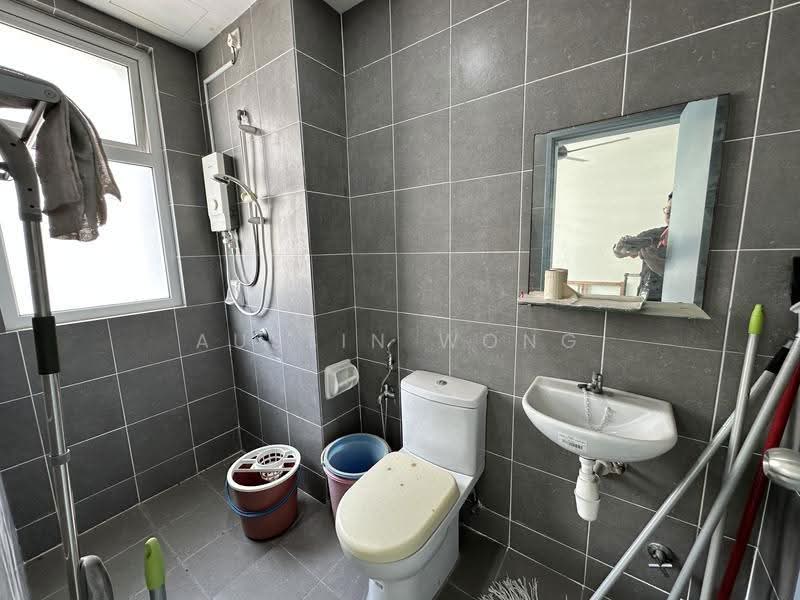 Kediaman Servis untuk Dijual di V-Residensi 2 - Austin Wong - Bathroom - PropertyGuru.com.my