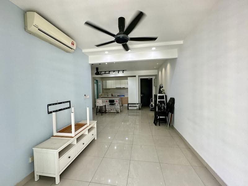 Kediaman Servis untuk Dijual di V-Residensi 2 - Austin Wong - Living Room - PropertyGuru.com.my