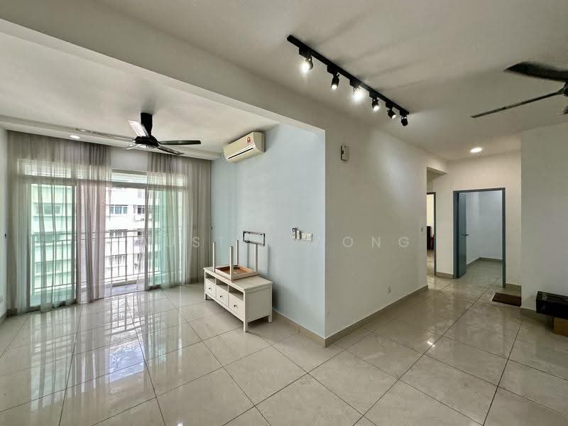 Kediaman Servis untuk Dijual di V-Residensi 2 - Austin Wong - Living Room - PropertyGuru.com.my