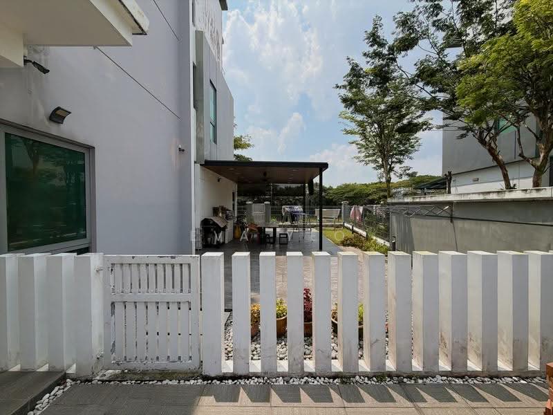 Rumah Banglo untuk Dijual di Taman Molek (Johor Bahru) - Eva Yeo - Exterior - PropertyGuru.com.my