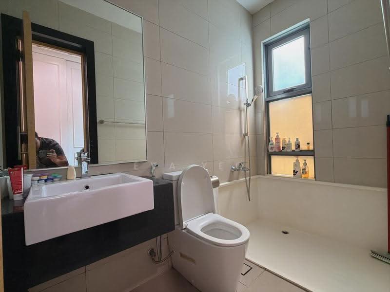 Rumah Banglo untuk Dijual di Taman Molek (Johor Bahru) - Eva Yeo - Bathroom - PropertyGuru.com.my