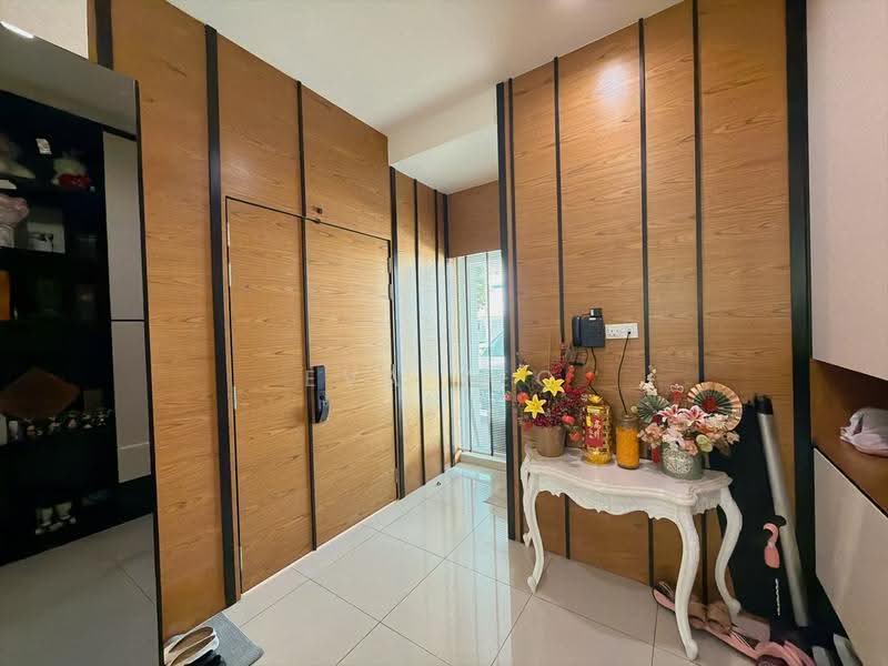 Rumah Banglo untuk Dijual di Taman Molek (Johor Bahru) - Eva Yeo - Entrance - PropertyGuru.com.my