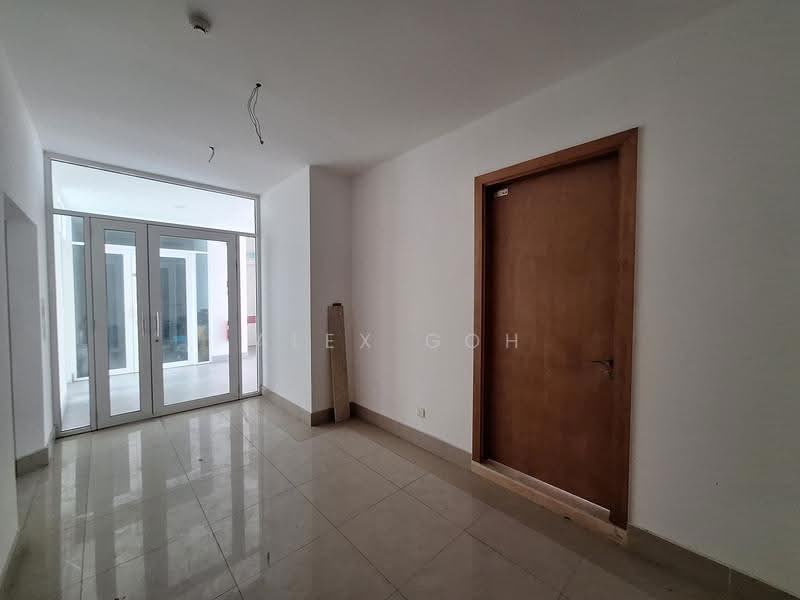 Kondominium untuk Dijual di Kenny Hills Residence - Alex Goh - Entrance - PropertyGuru.com.my