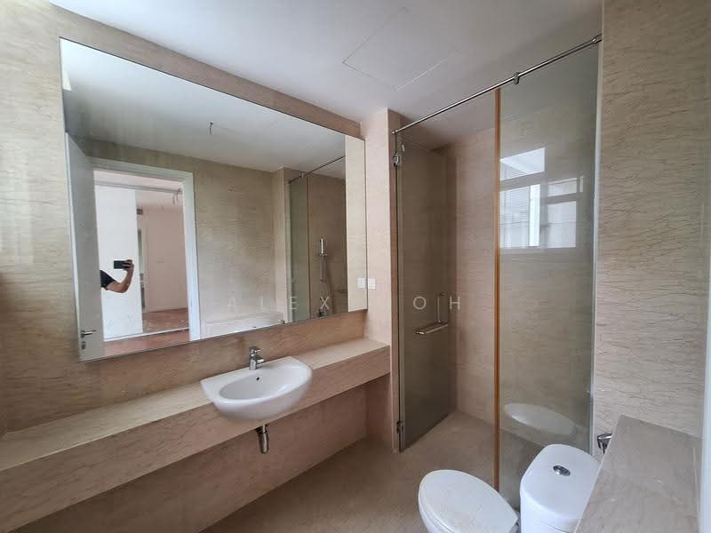 Kondominium untuk Dijual di Kenny Hills Residence - Alex Goh - Bathroom - PropertyGuru.com.my