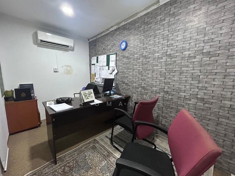Semi-D Factory for Sale in Bandar Baru Sungai Buloh (Sungai Buloh) - Kamaruzaman Omar - Study - PropertyGuru.com.my
