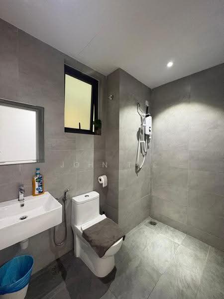Service Residence for Sale at SUNSURIA FORUM SERVICED APARTMENT - John Tee - Bathroom - PropertyGuru.com.my