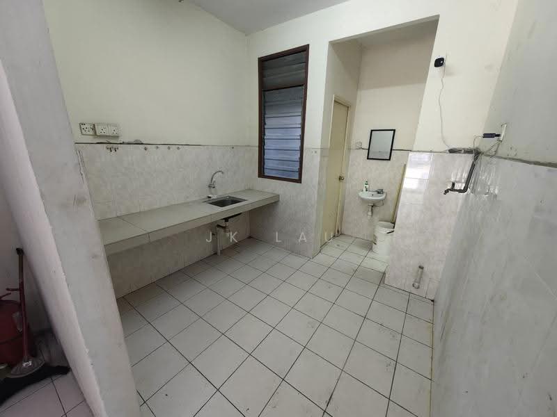 Rumah Teres 2.5-Tingkat untuk Dijual di Taman Putra Perdana (Puchong) - JK Lau - Kitchen - PropertyGuru.com.my