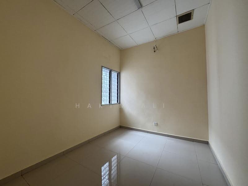 2-storey Terraced House for Sale in Kampung Tunku (Petaling Jaya) - Hakim Ali - PropertyGuru.com.my