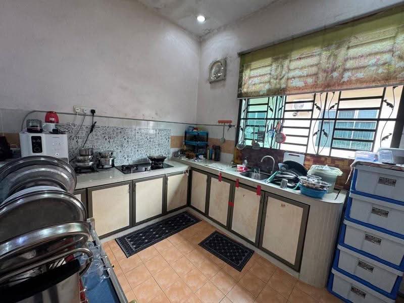 1-storey Terraced House for Sale in Taman Bestari Indah (Ulu Tiram) - Iden Tan - Kitchen - PropertyGuru.com.my